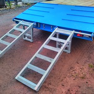 on agri low loader adjustable ramps